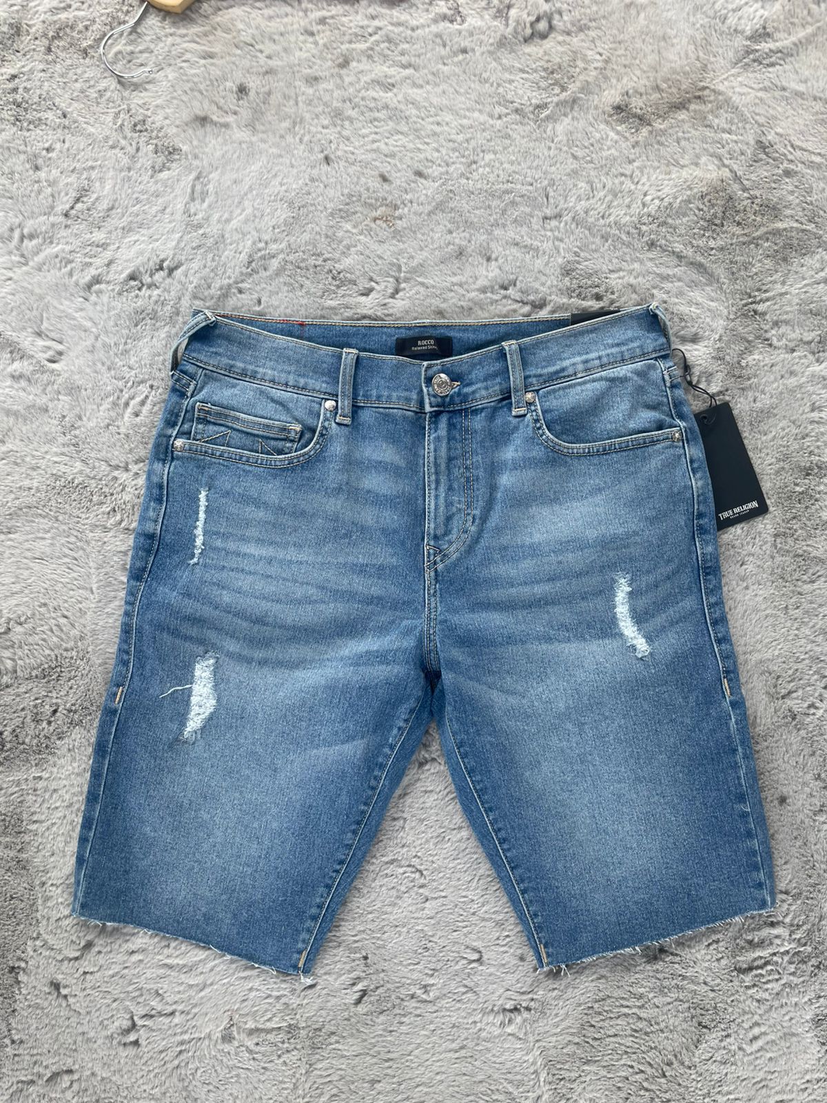 Pantalón Corto Vaquero True Religion con rotos