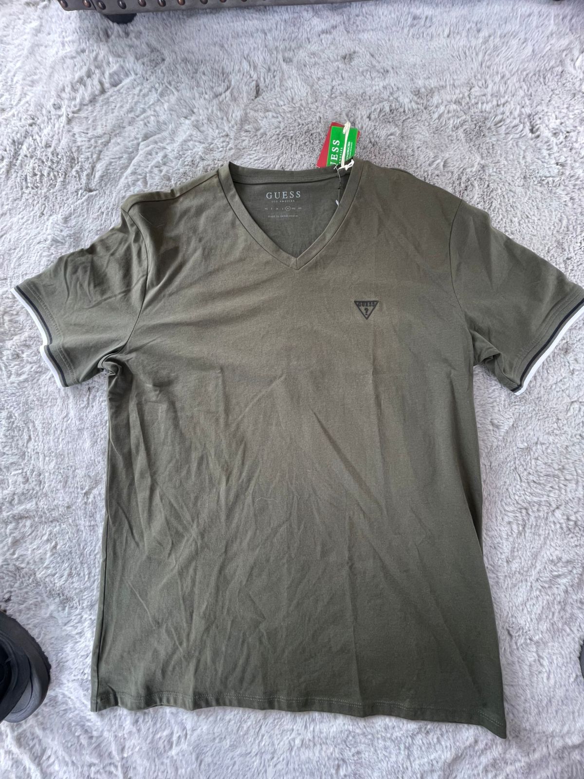 camiseta guess