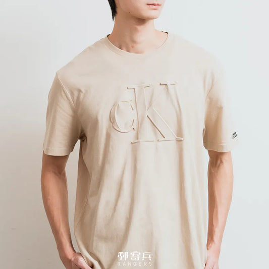 Playera Calvin Klein logo relieve hombre